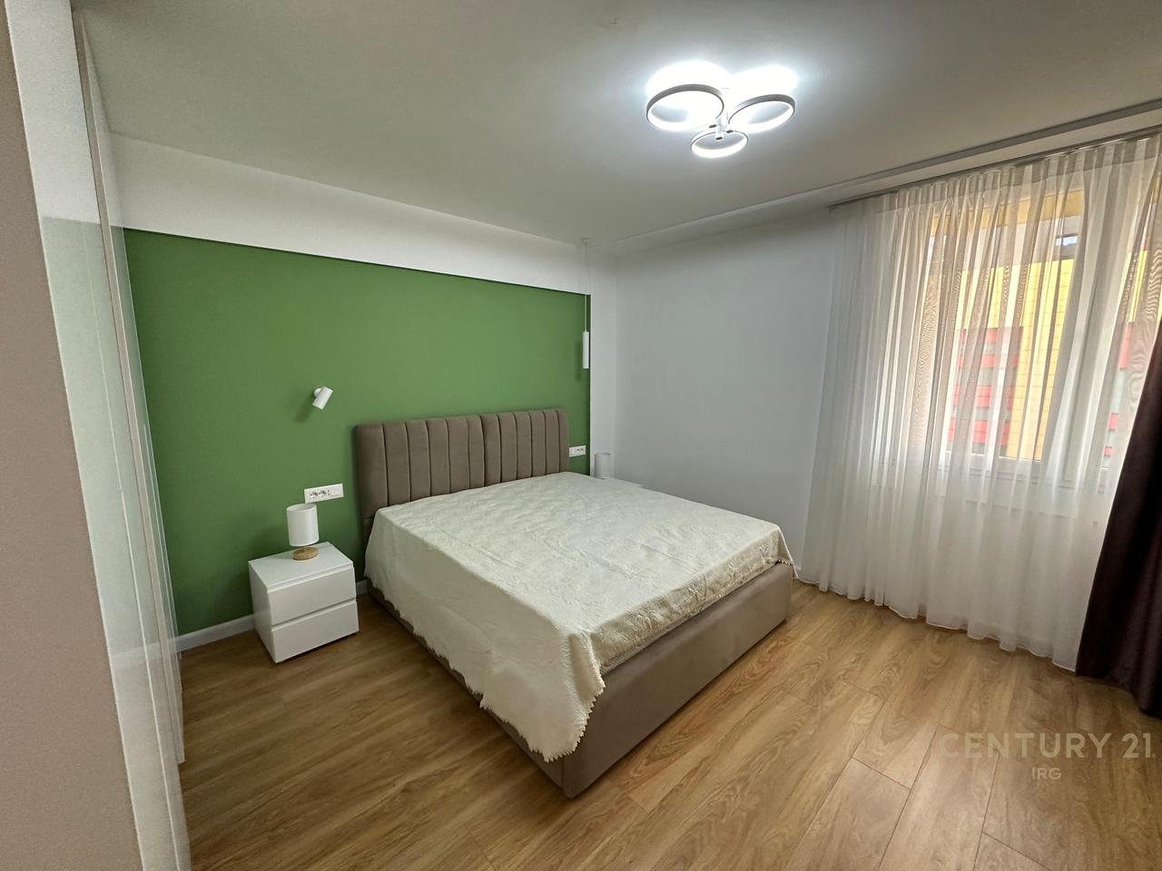 Jepet me qira duplex luksoz ne Qendër !