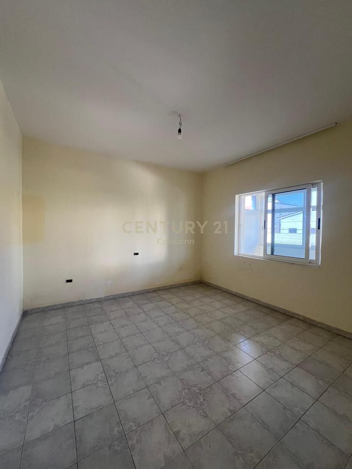 TWO-FLOOR HOUSE FOR RENT, NEAR VALA PARK!