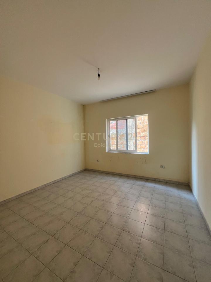 TWO-FLOOR HOUSE FOR RENT, NEAR VALA PARK!