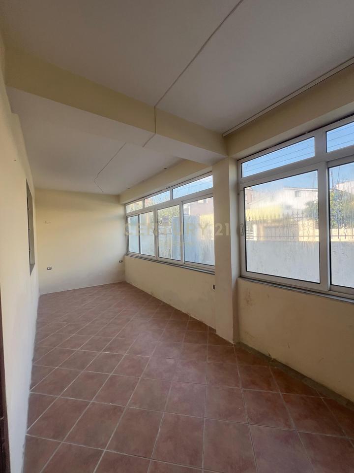 TWO-FLOOR HOUSE FOR RENT, NEAR VALA PARK!