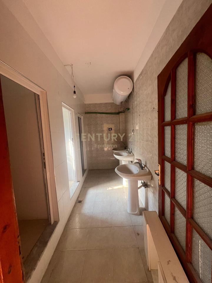 TWO-FLOOR HOUSE FOR RENT, NEAR VALA PARK!