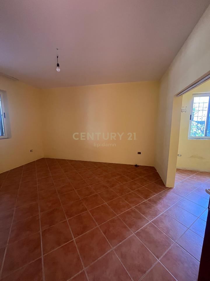 TWO-FLOOR HOUSE FOR RENT, NEAR VALA PARK!