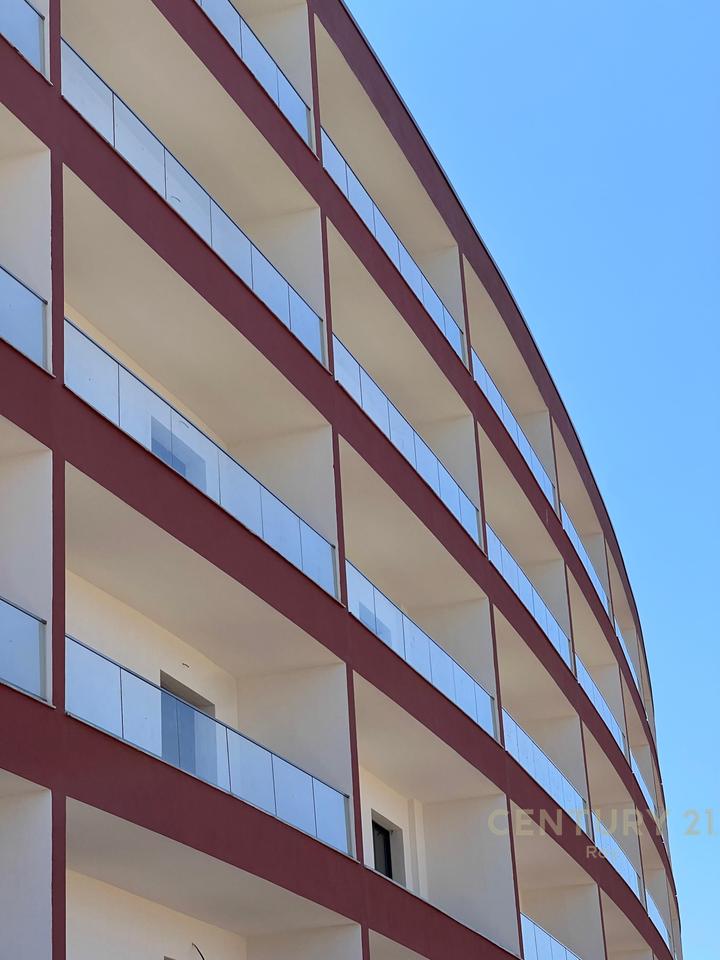 SHITET APARTAMENT 1+1 NE REZIDEDNCEN "EON" 900€ M2.
