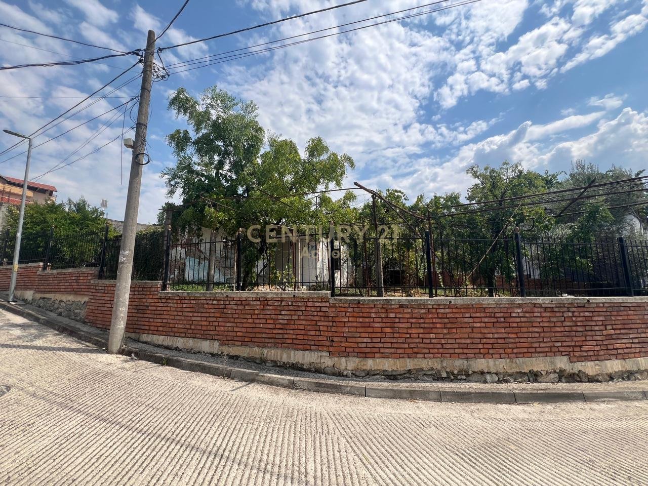 PRIVATE LAND AND HOUSE FOR SALE IN SHKOZE!