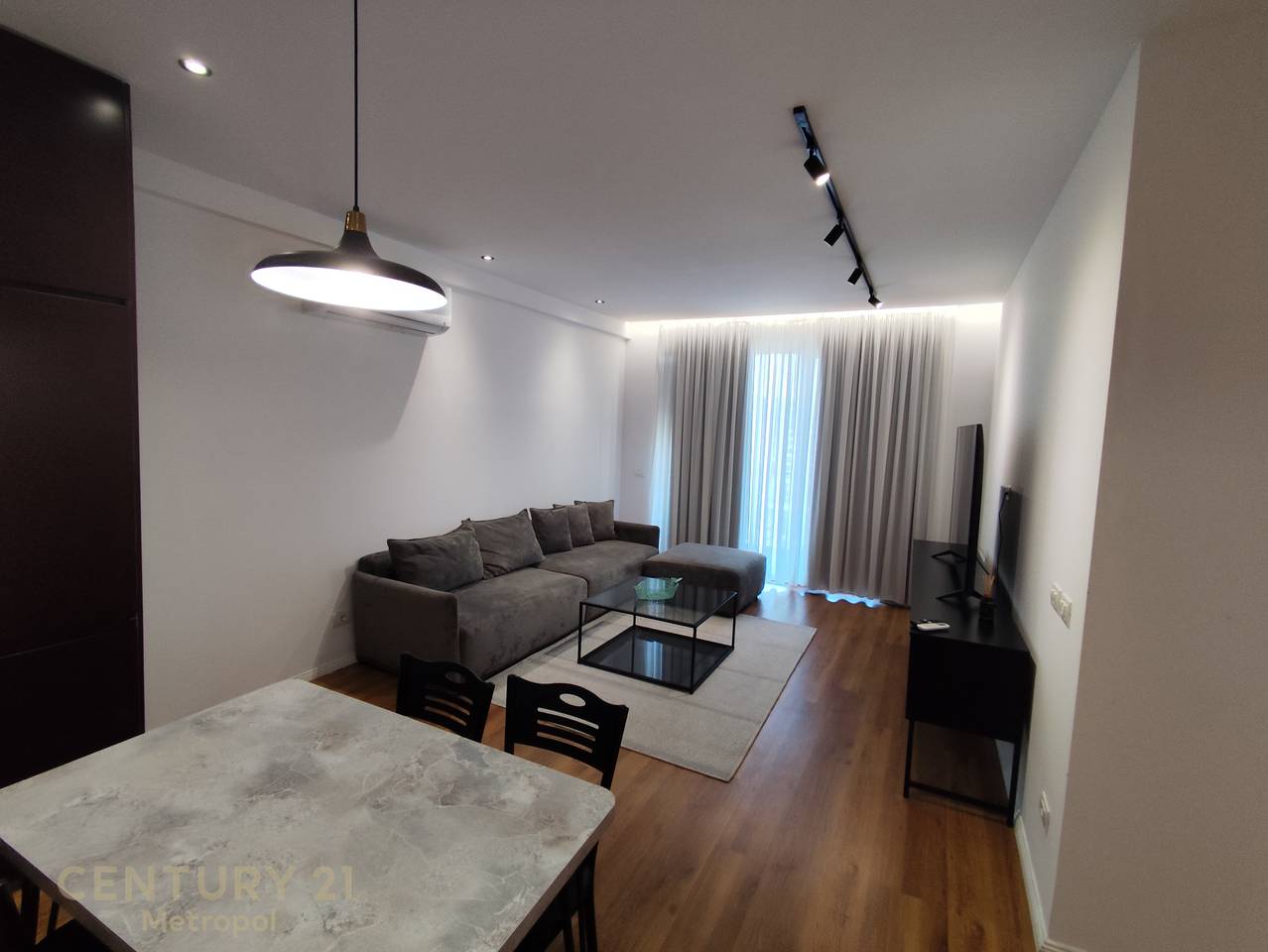 Offriamo in affitto Appartamento 2+1+posto auto, Future Home Residence!