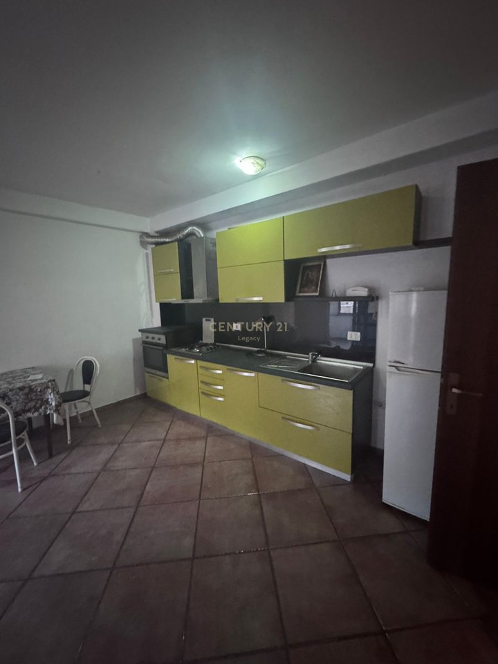 Apartament 1+1 me Qira në Myslym Shyr, Vendndodhje Qendrore !!