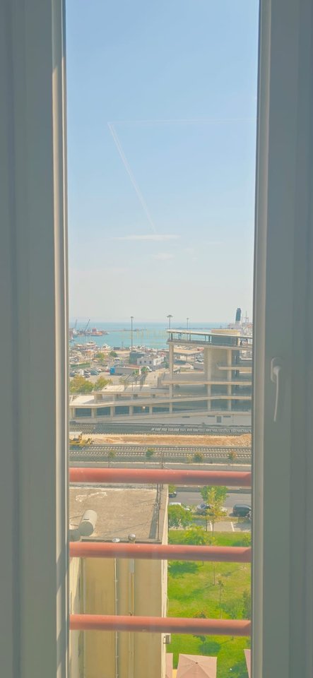 SHESIM APARTAMENT 1+1 NE QENDER TE DURRESIT ME PAMJE PORTI , PRANE UJESJELLESIT !