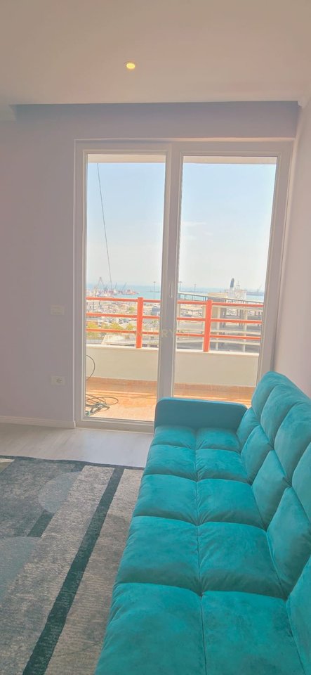 SHESIM APARTAMENT 1+1 NE QENDER TE DURRESIT ME PAMJE PORTI , PRANE UJESJELLESIT !