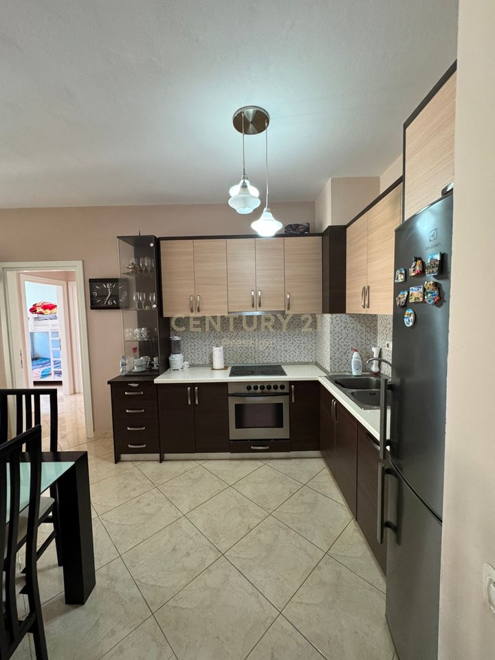 APPARTAMENTO 2+1+2 IN AFFITTO, NELL'AREA DI FRESKU, TIRANA!