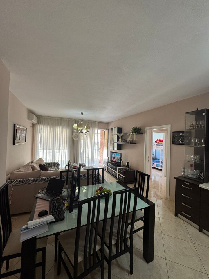 APPARTAMENTO 2+1+2 IN AFFITTO, NELL'AREA DI FRESKU, TIRANA!
