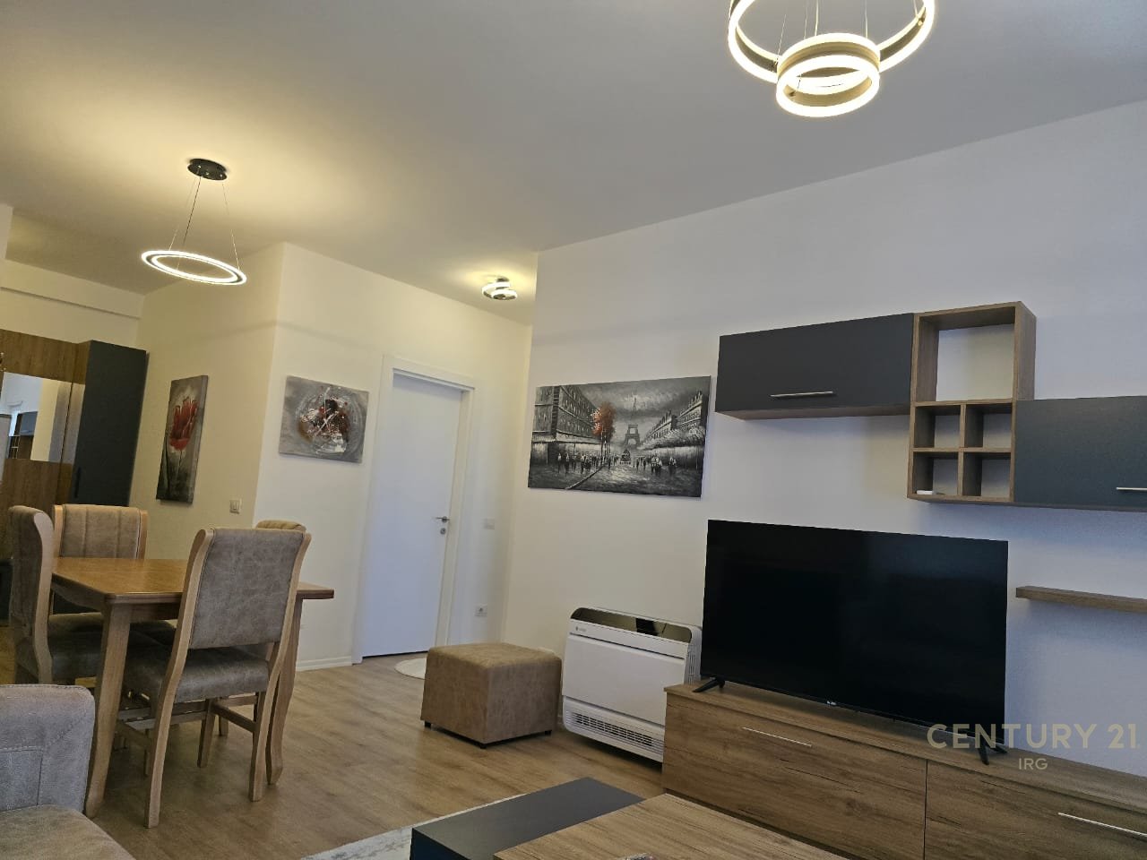 Appartamento 2+1 in affitto con posto auto a "Univers City"
