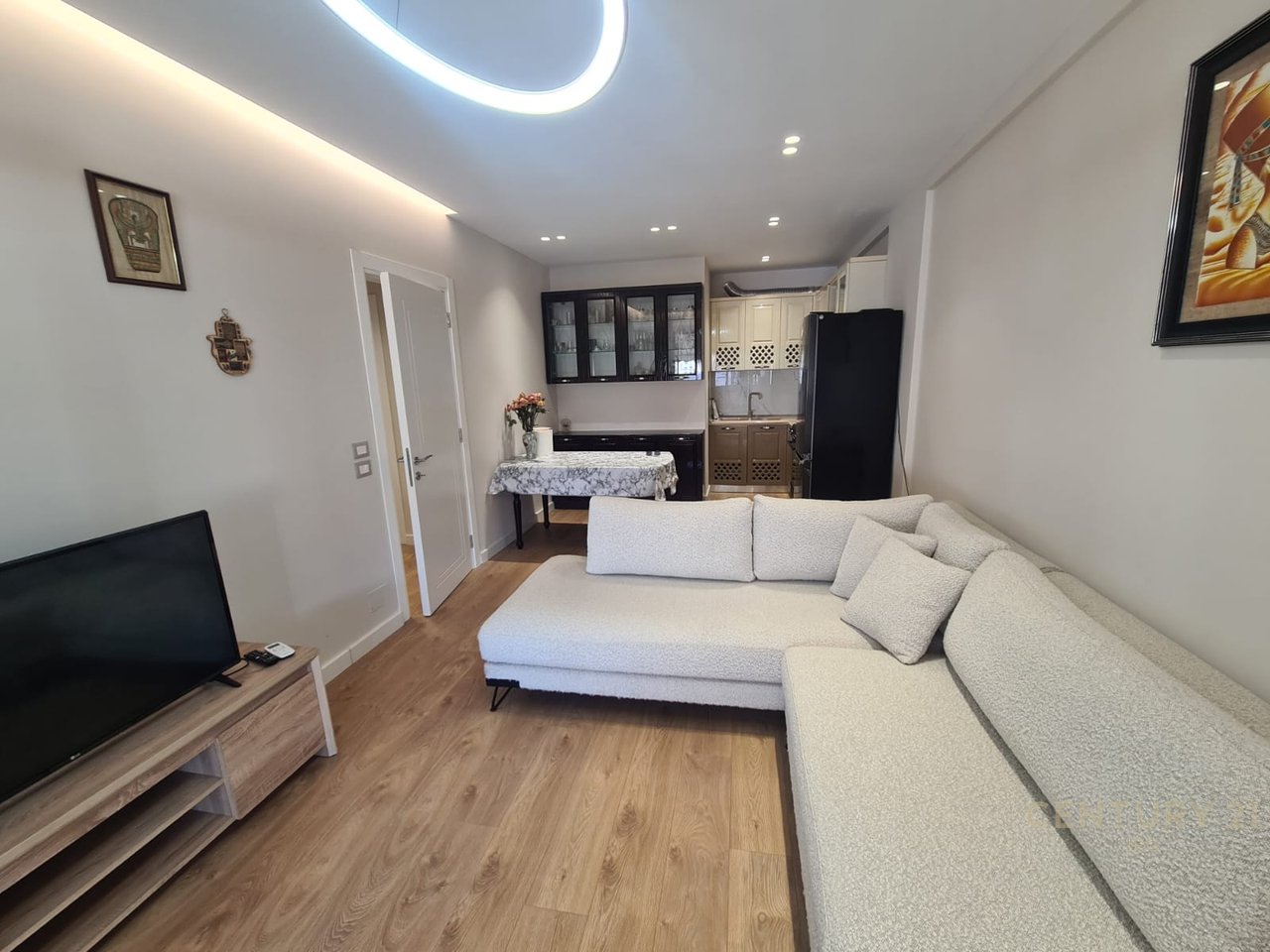 APARTAMENTI 2+1 TEK KOMUNA E PARISIT!