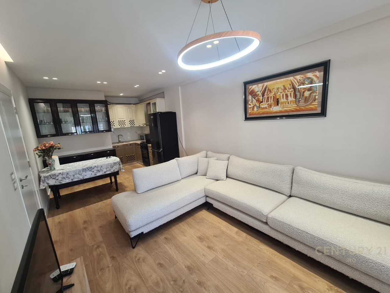 APARTAMENTI 2+1 TEK KOMUNA E PARISIT!