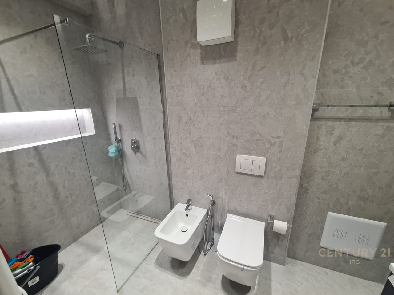 APARTAMENTI 2+1 TEK KOMUNA E PARISIT!