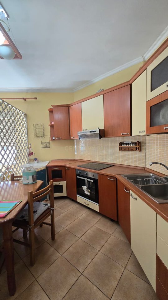 Apartament 1+1 per Shitje te Brryli