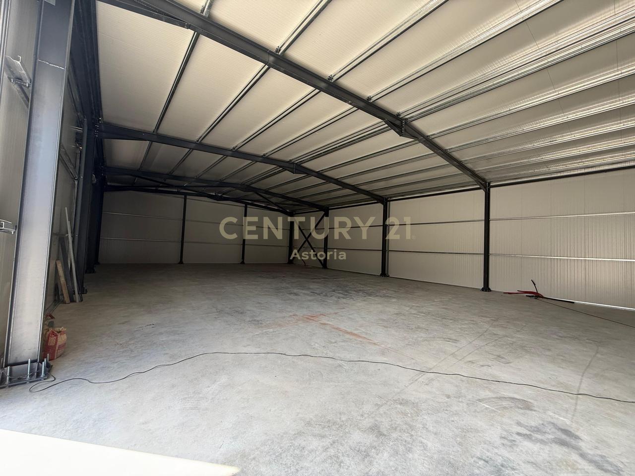 A 650 m² warehouse is for rent in Farkë, Tirana – Access from the Great Ring Road
