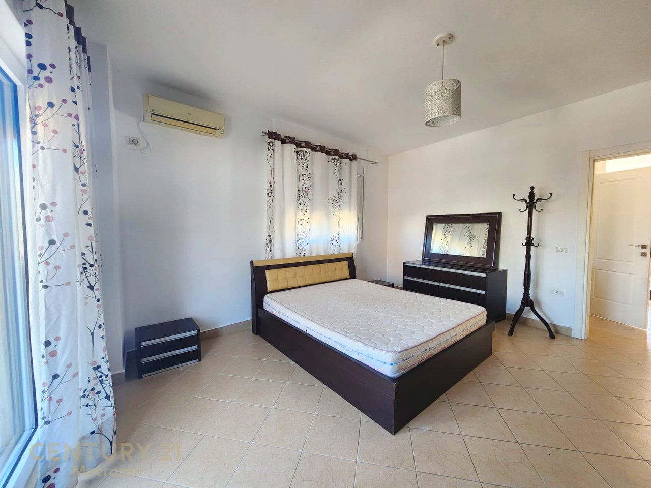 APARTAMENT ME QERA 1+1 NE FRESK !