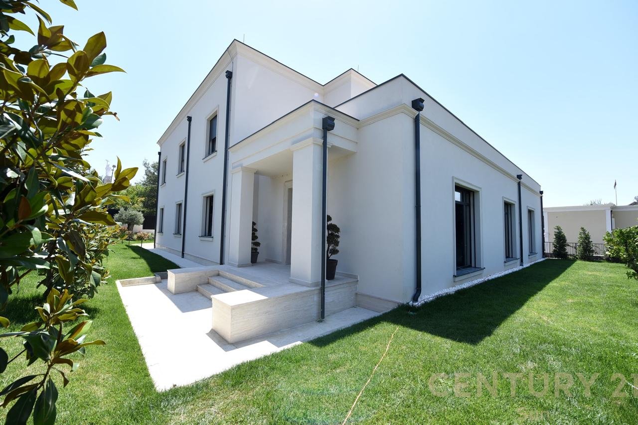 VILLA D'ECCELLENZA IN AFFITTO!