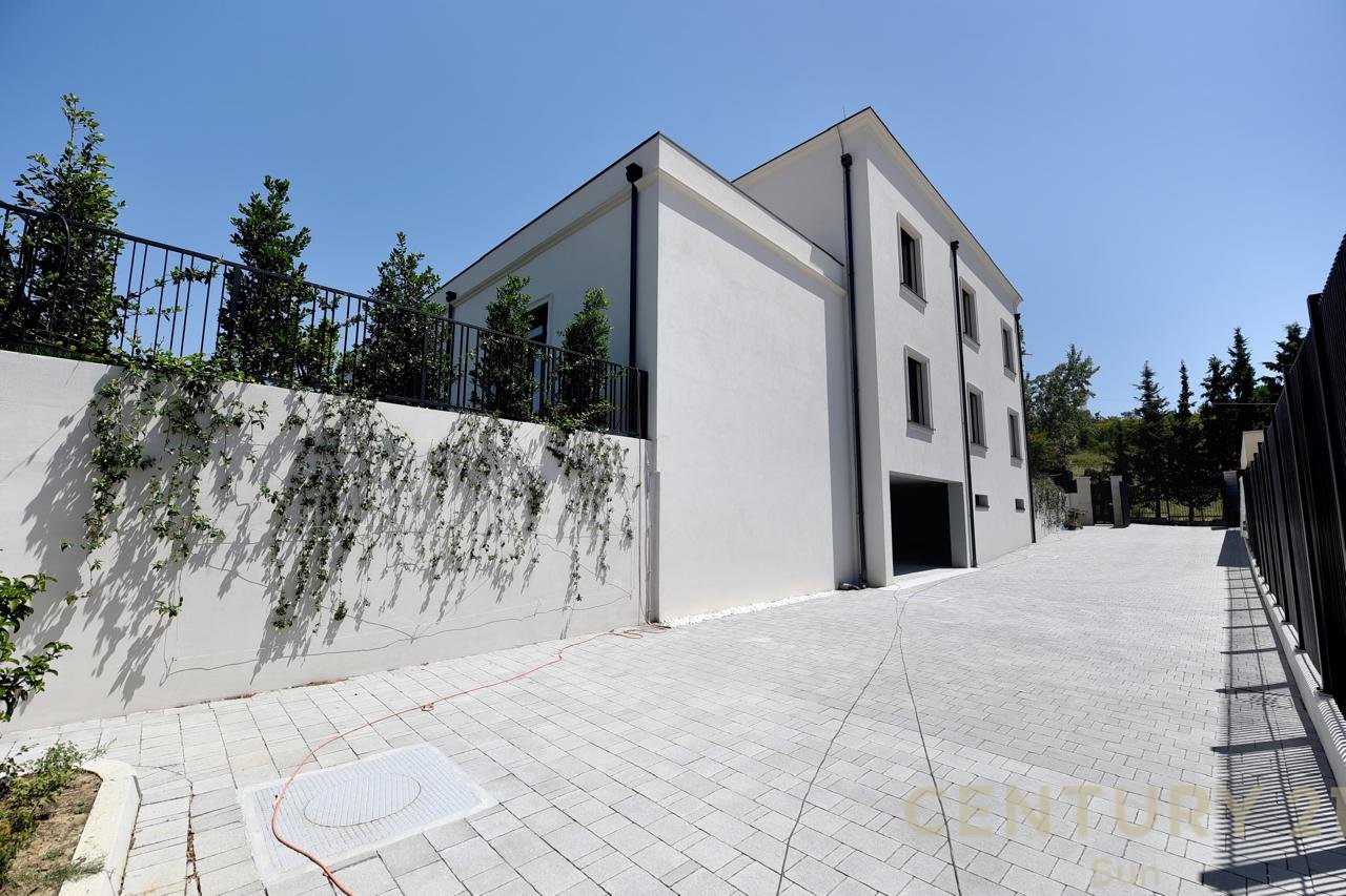 VILLA D'ECCELLENZA IN AFFITTO!