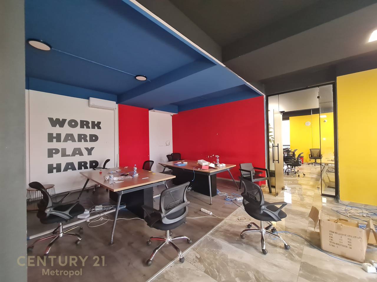 I OFFER COMMERCIAL SPACE FOR RENT 400m, ASTIR!