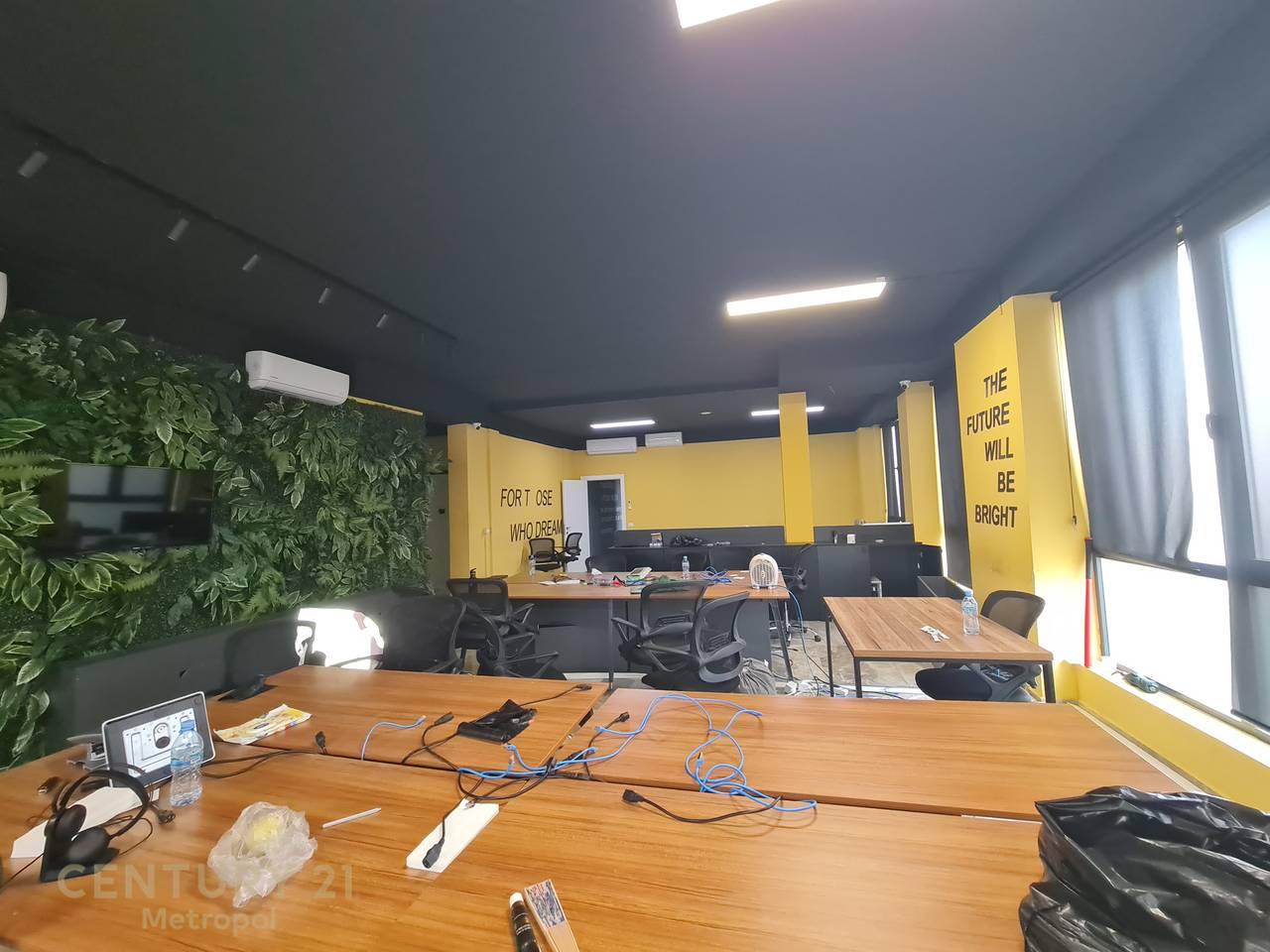 I OFFER COMMERCIAL SPACE FOR RENT 400m, ASTIR!