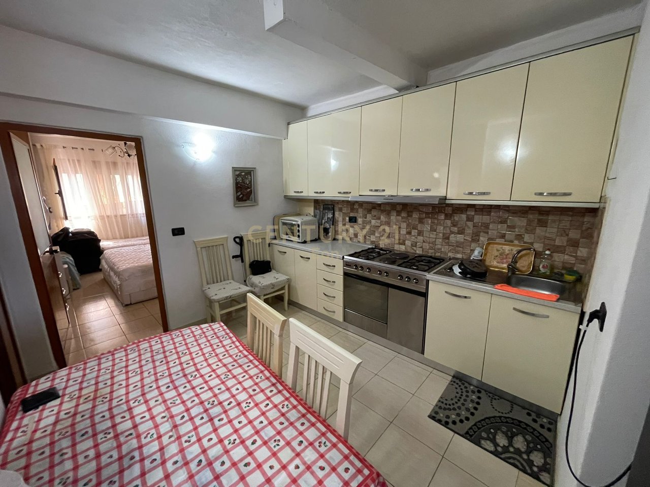Apartament 1+1 Për Shitje prane Spitalit , Durrës !!!