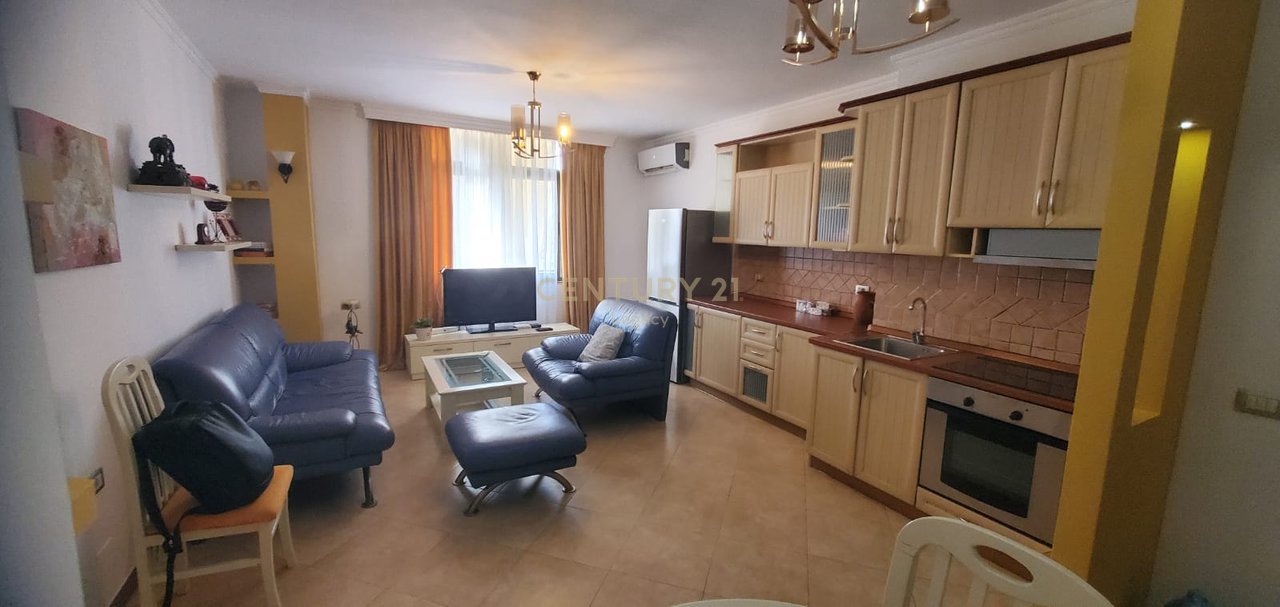 🏢 Apartment 2+1 for Rent in the Heart of Tirana – 75,000 Lek NET