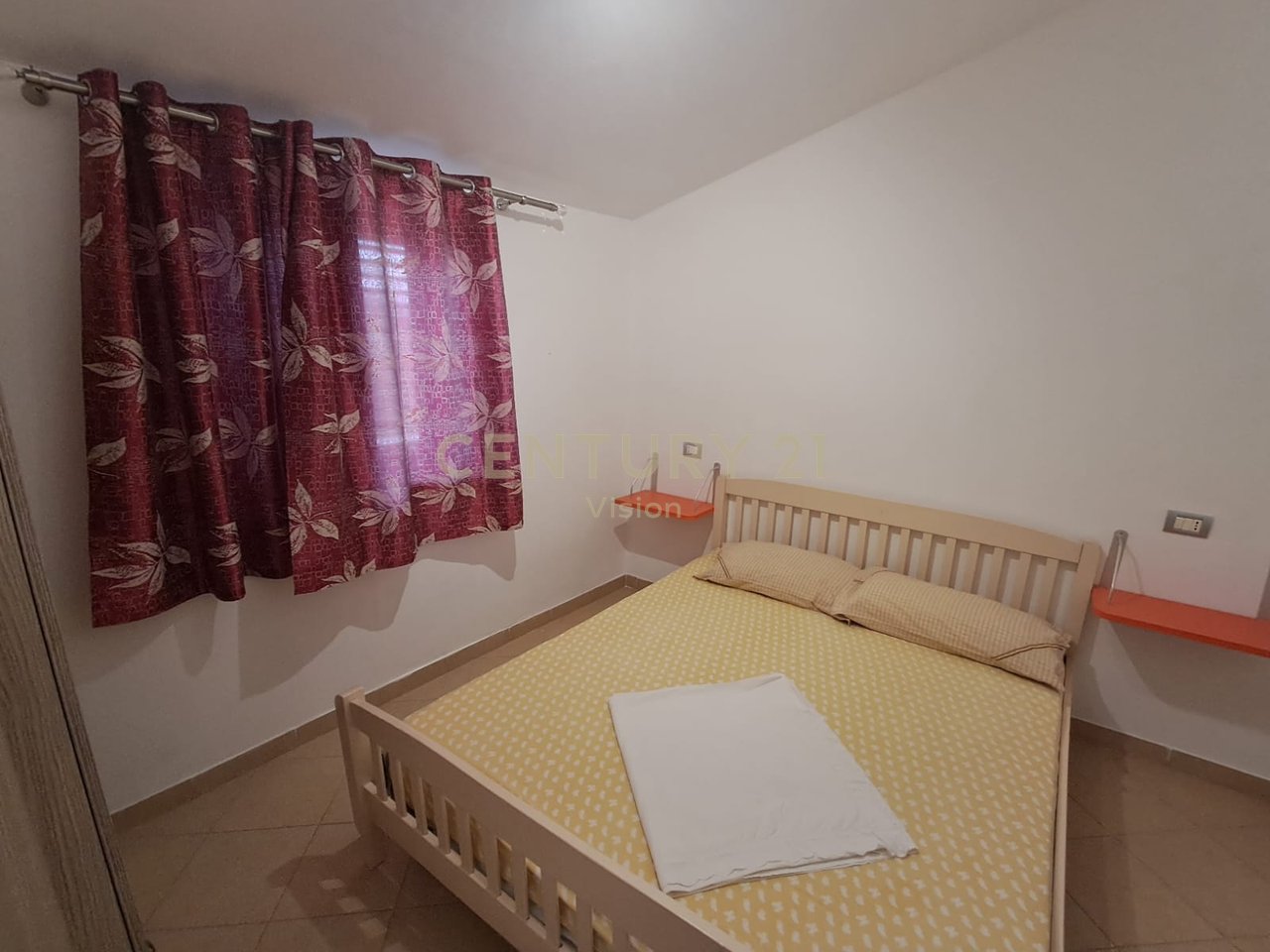 4-story hotel + 2400 m2 plot for sale in Shengjin | 2400 m²
