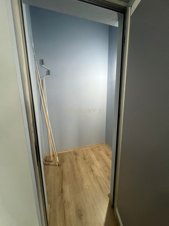 Qira, Ambient Business, Shkoze