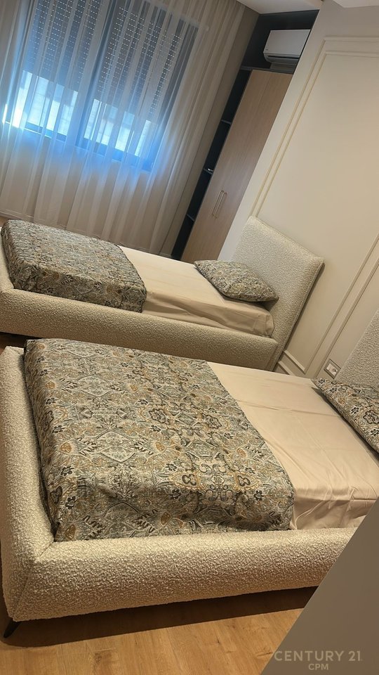 Apartament 2+1+2 + 2Poste parkimi per qira tek Liqeni i Thatë, Tiranë - 1500€