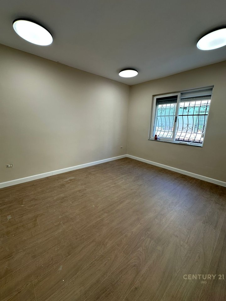 2+1 APARTMENT FOR SALE NEAR PETRO NINI!