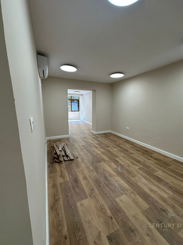 2+1 APARTMENT FOR SALE NEAR PETRO NINI!