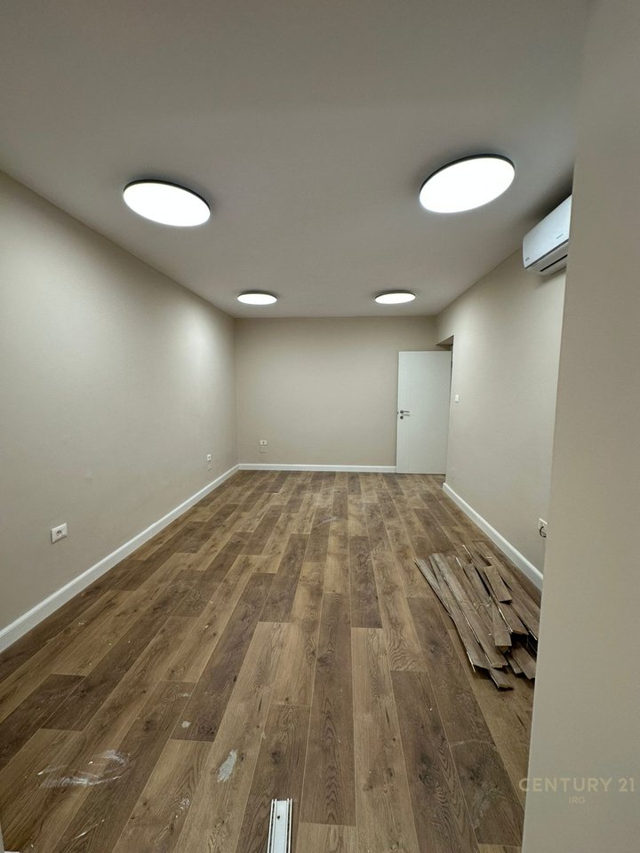 2+1 APARTMENT FOR SALE NEAR PETRO NINI!