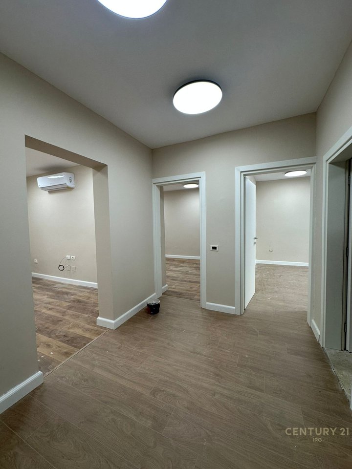 2+1 APARTMENT FOR SALE NEAR PETRO NINI!