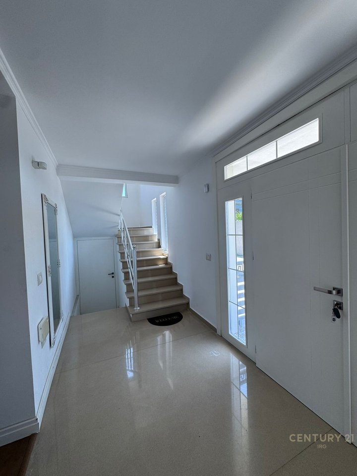 3-STORY VILLA FOR RENT AFTER HERE!