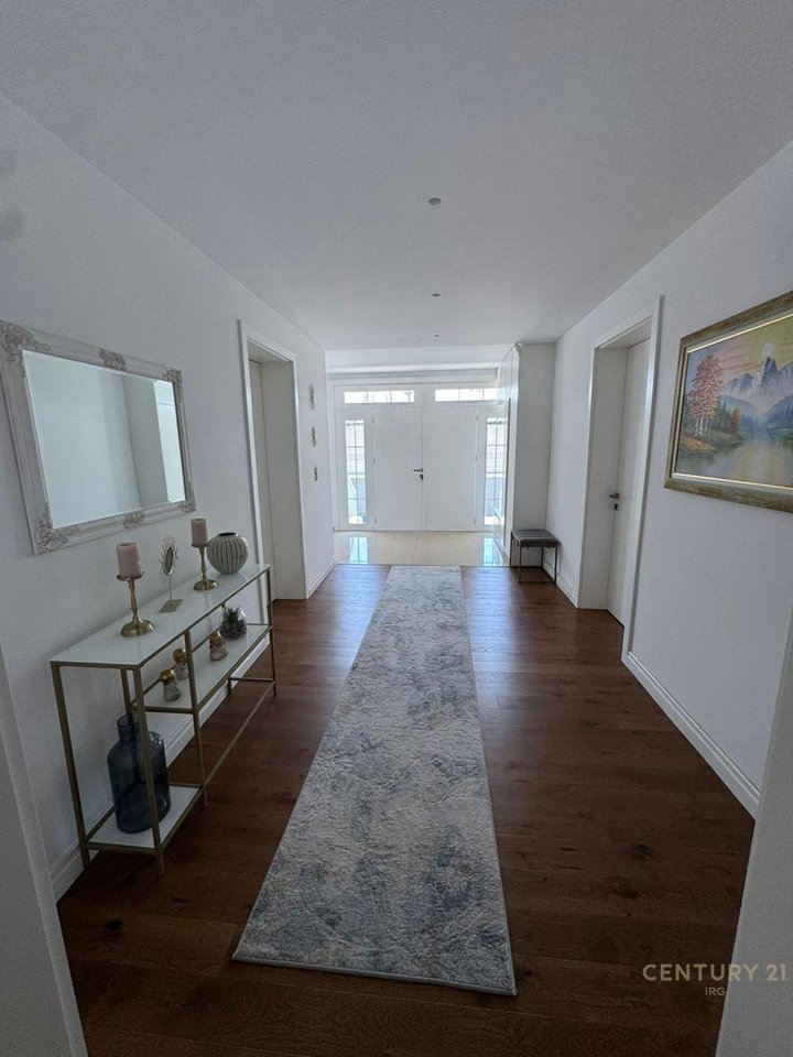 3-STORY VILLA FOR RENT AFTER HERE!
