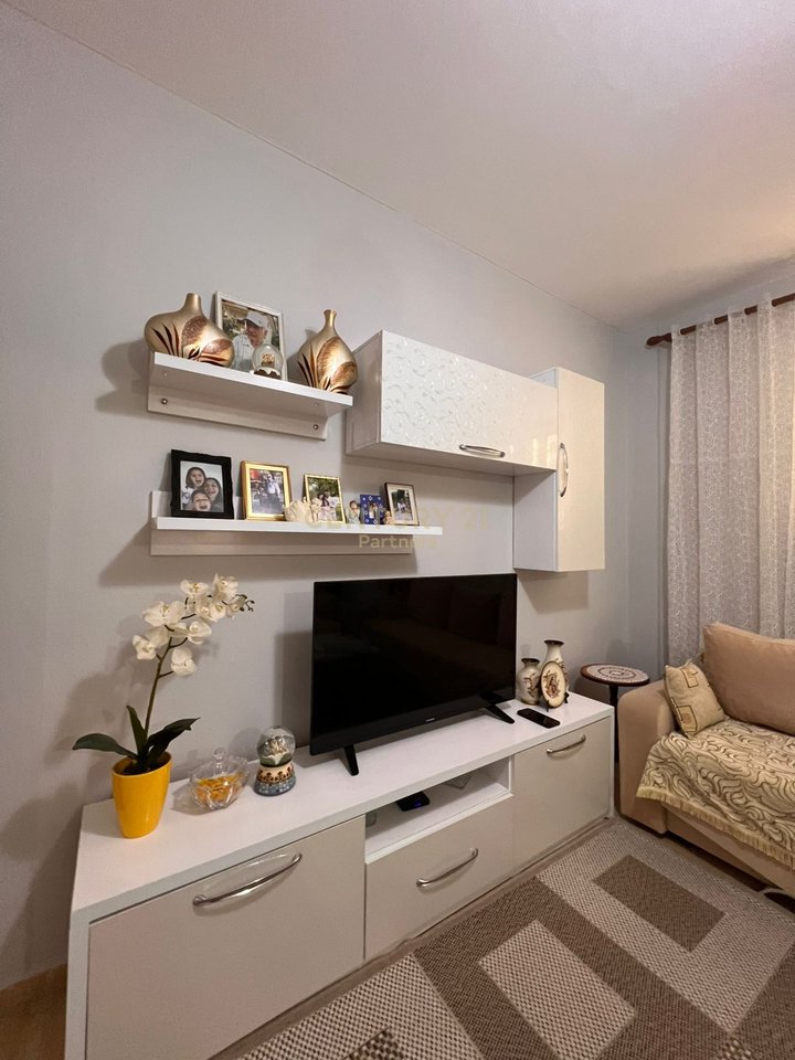 SHITET APARTAMENT 2+1 NE ZEMER TE DURRESIT PRANE AMFITEATRIT!