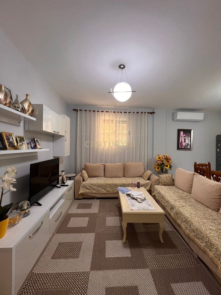 SHITET APARTAMENT 2+1 NE ZEMER TE DURRESIT PRANE AMFITEATRIT!