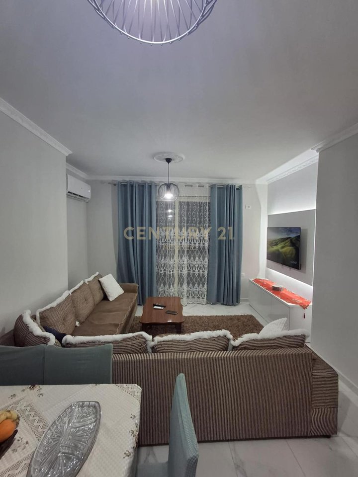 JEPET ME QIRA APARTAMENT 2+1 RROTA KUQEE PLAZH DURRES !
