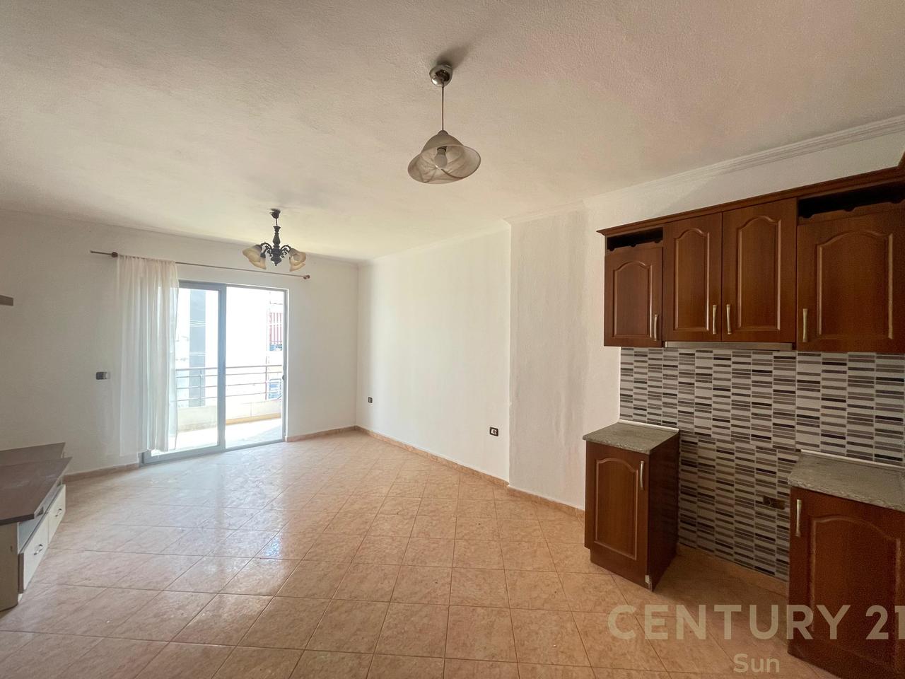APARTAMENT 1+1 PER SHITJE NE MISTO MAME!