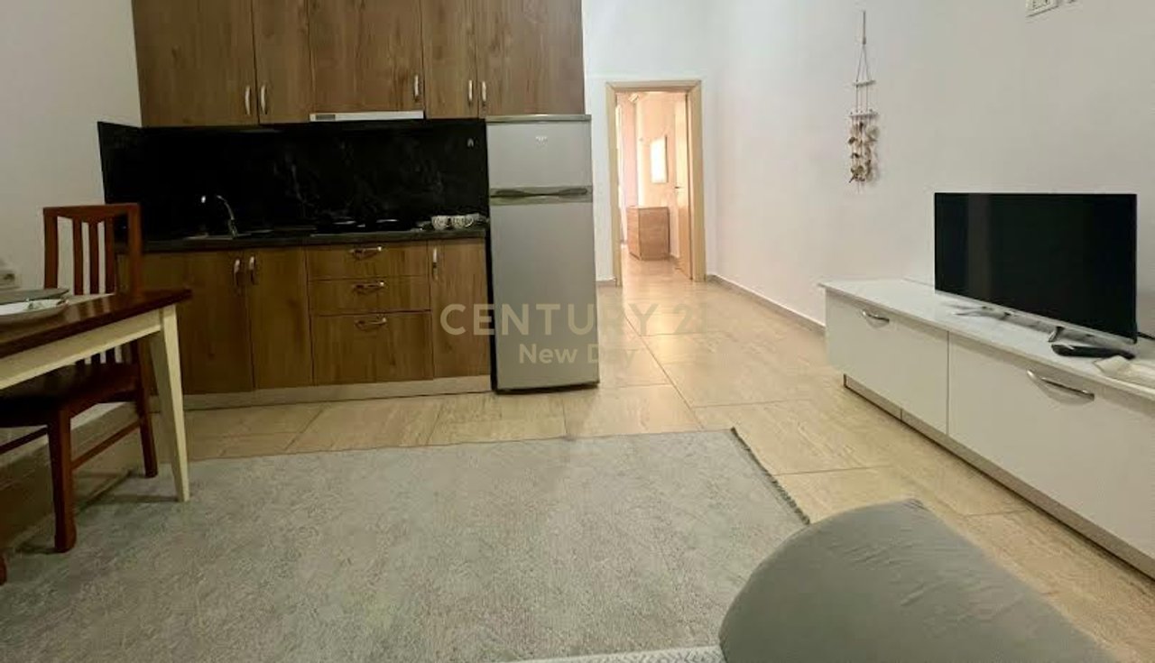 Shitet aktiviteti Booking per 4 apartamente