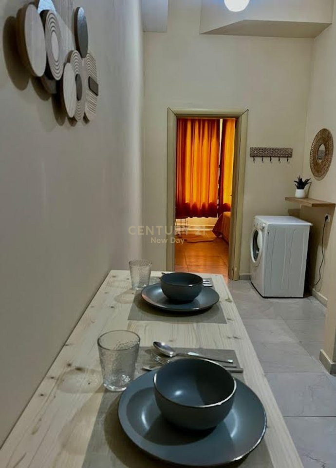 Shitet aktiviteti Booking per 4 apartamente