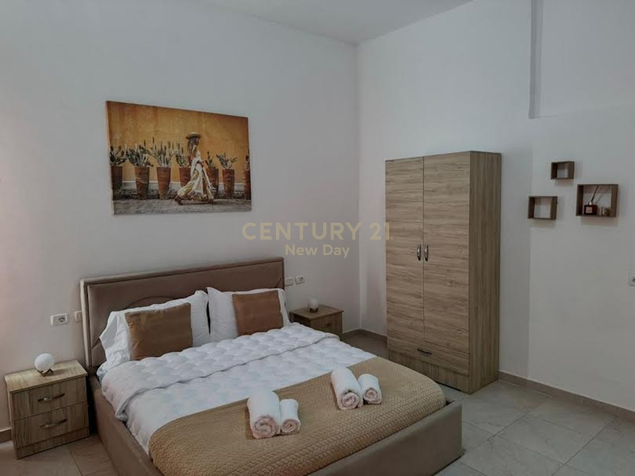 Shitet aktiviteti Booking per 4 apartamente