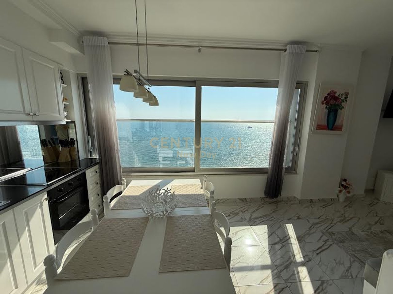 Apartament 2+1 Me Qira në Currila.