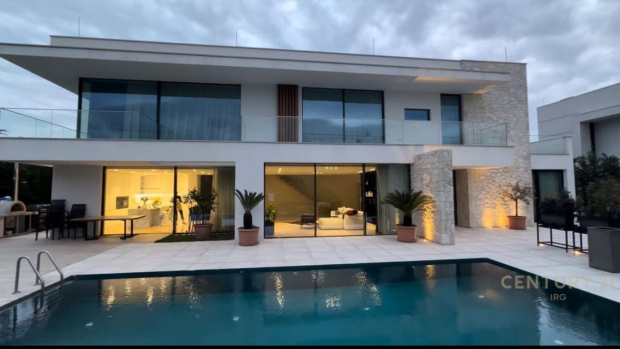 LUXURY VILLA FOR SALE IN MJULL-BATHORE!