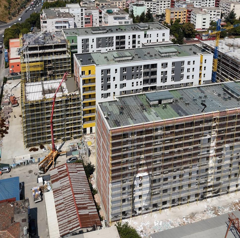 SHESIM APARTAMENT 2+1+2 TEK TIRANA ENTRY.