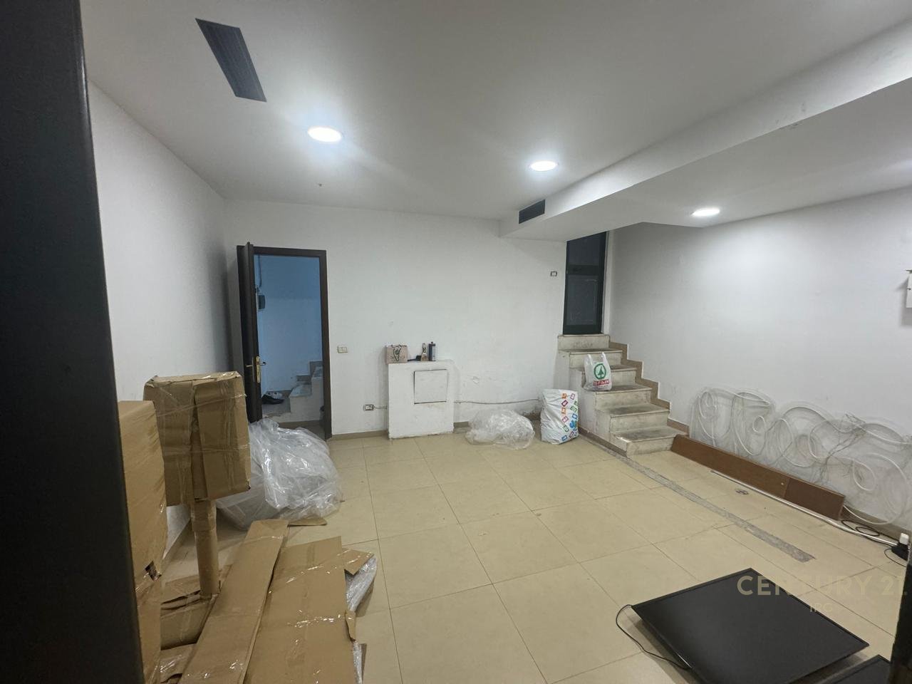 Commercial space for rent at Old Exhibition!