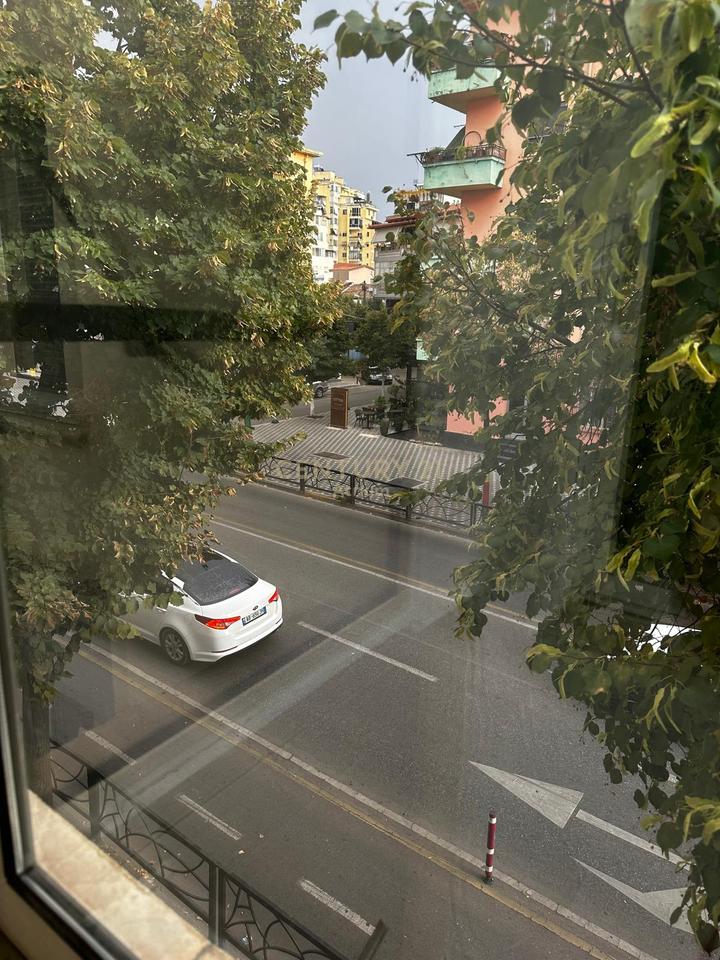 SHITET APARTAMENT 1+1 TEK RRUGA E DURRESIT!!!