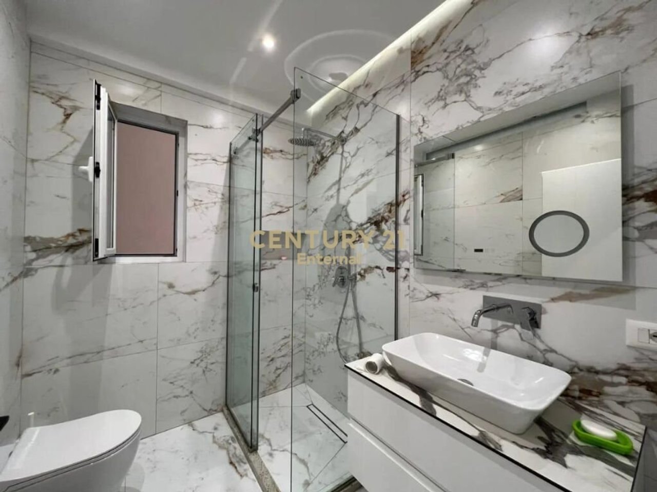 Jepet me qera apartament 2+1+2 tek Kodra e Diellit