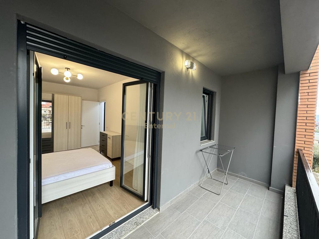 Apartament 1+1 Në Shitje në Kamez Qender, Tiranë - 75,000€ | 71 m²